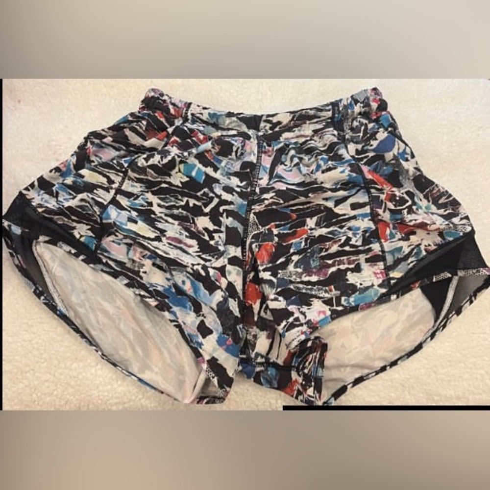 Lululemon sz 4 multicolored shorts